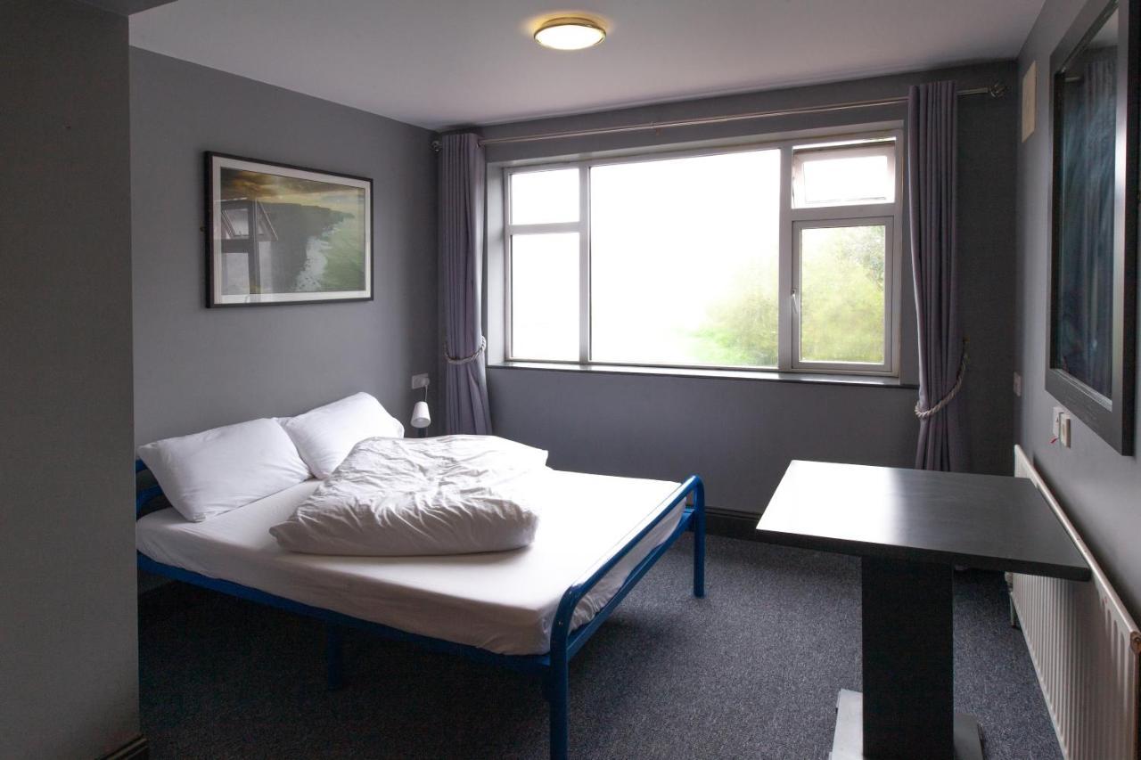 The Burren Hostel - Sleepzone Lisdoonvarna Esterno foto