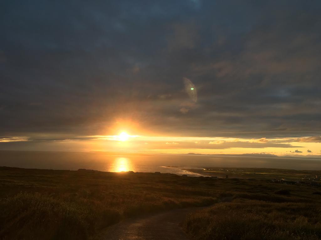 The Burren Hostel - Sleepzone Lisdoonvarna Esterno foto