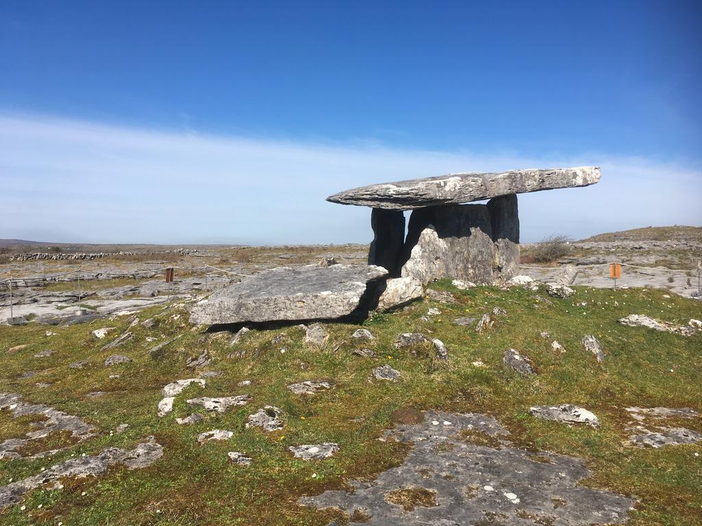 The Burren Hostel - Sleepzone Lisdoonvarna Esterno foto