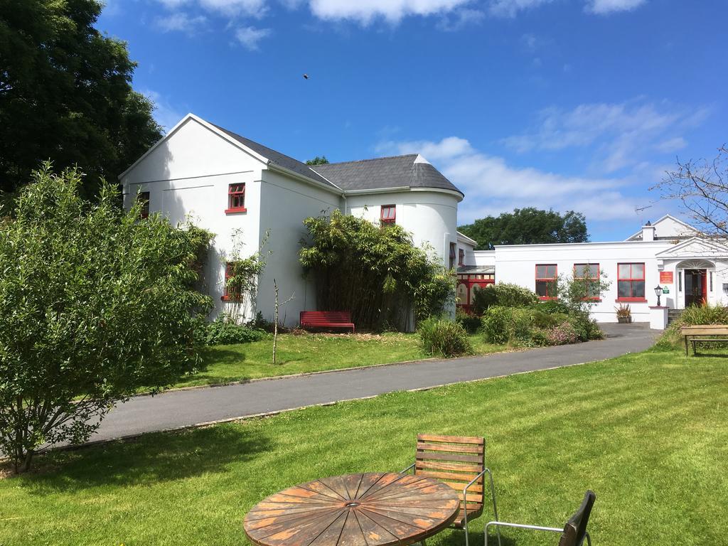 The Burren Hostel - Sleepzone Lisdoonvarna Esterno foto